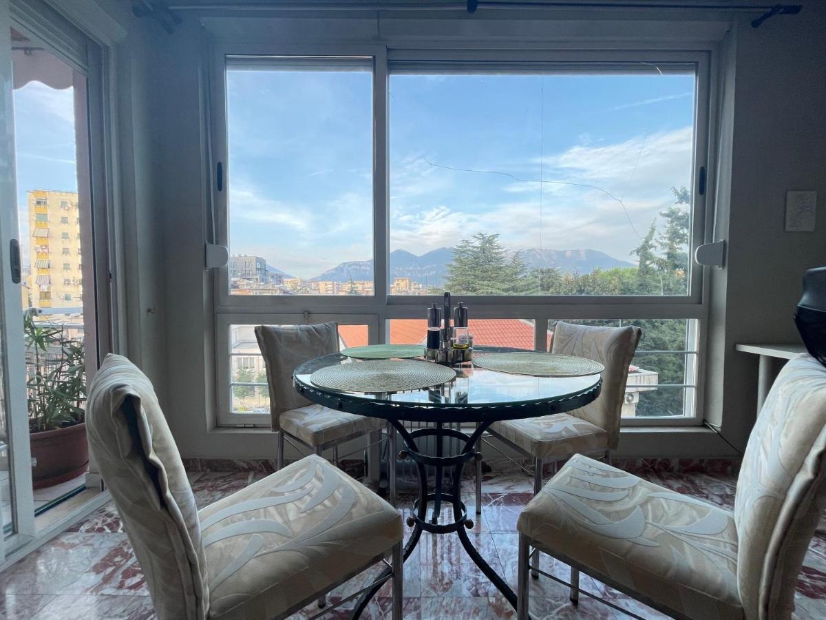 Appartement Pine-tree Spacious 2 Bdr Near Tanners' Bridge With Hot Tub Tirana