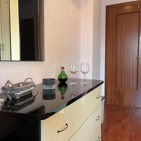Pine-Tree Spacious 2 Bdr Apartment Near Tanners' Bridge With Hot Tub Tirana Extérieur photo