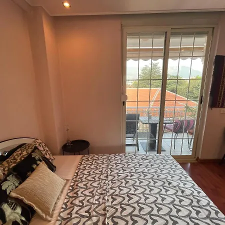 Pine-Tree Spacious 2 Bdr Apartment Near Tanners' Bridge With Hot Tub Tirana Extérieur photo