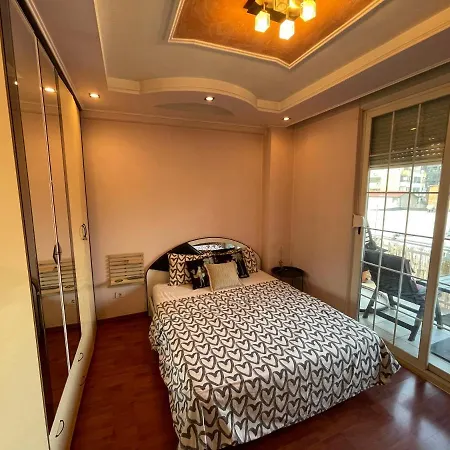 Pine-Tree Spacious 2 Bdr Apartment Near Tanners' Bridge With Hot Tub Tirana Extérieur photo